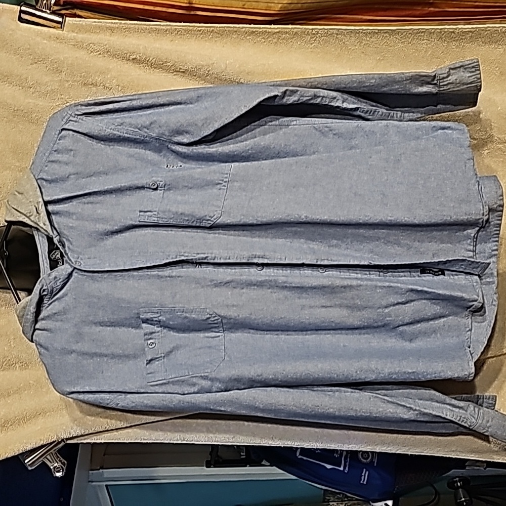 Molakai Surf Co long sleeved Jean colored button up hooded shirt size XL